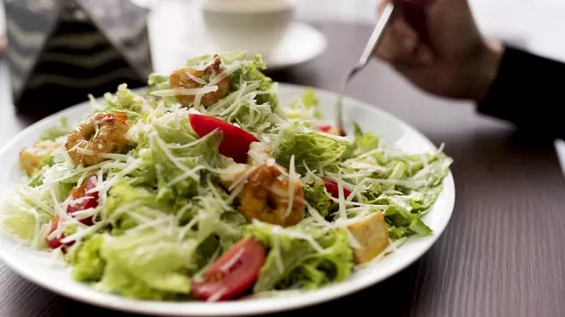 Диетолог рассказала, почему вредно есть одно и то же