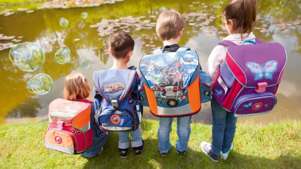 Эксперт: школьный рюкзак не должен быть тяжелее 10% от веса первоклассника