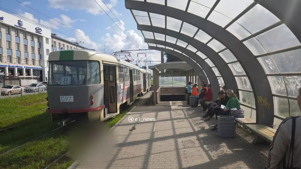 Трамвай сбил женщину на улице Космонавтов в Екатеринбурге