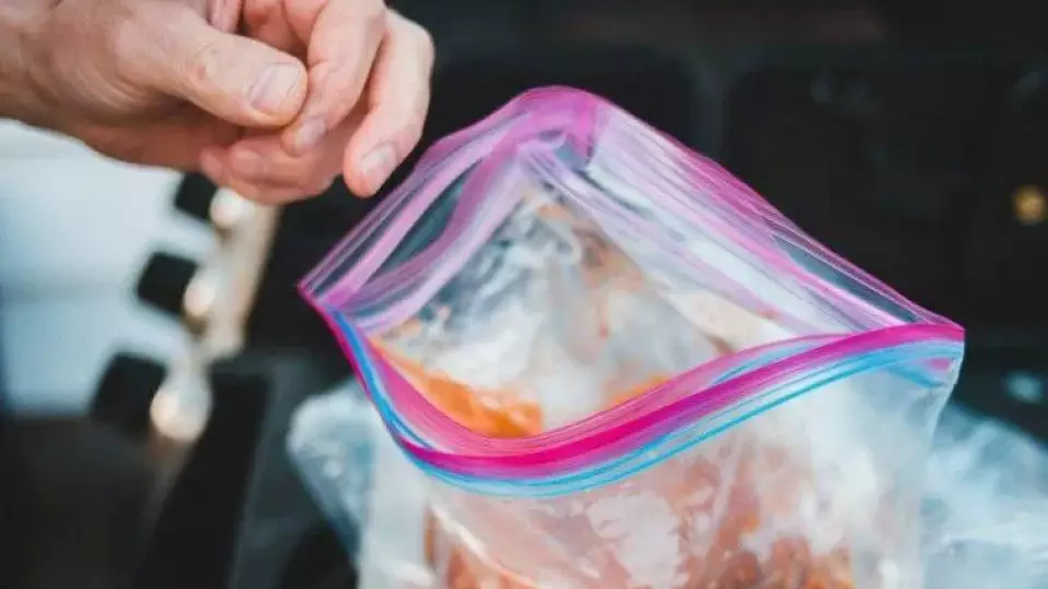 Учёные создали пленку для продления свежести продуктов в 2 раза