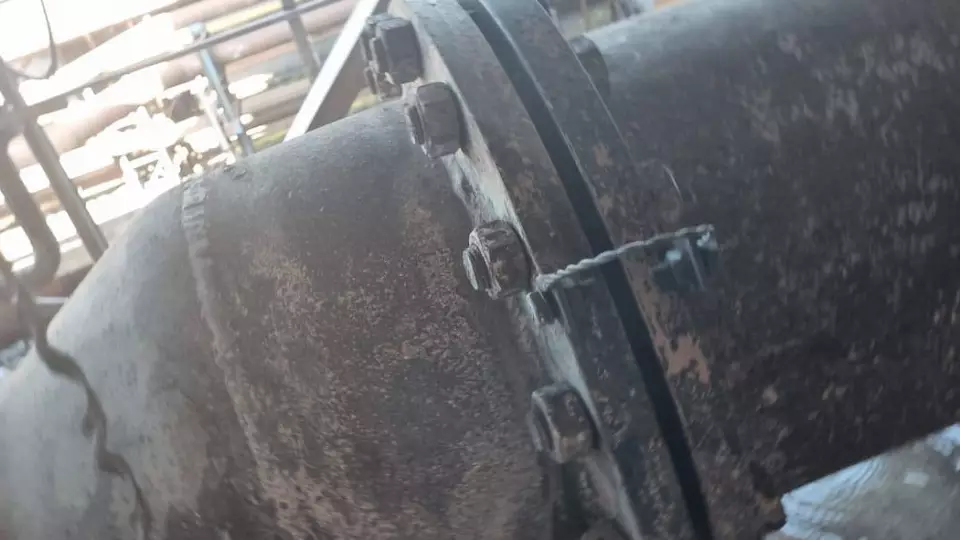 На территории металлургического предприятия ЕВРАЗ НТМК в Нижнем Тагиле произошел взрыв газа