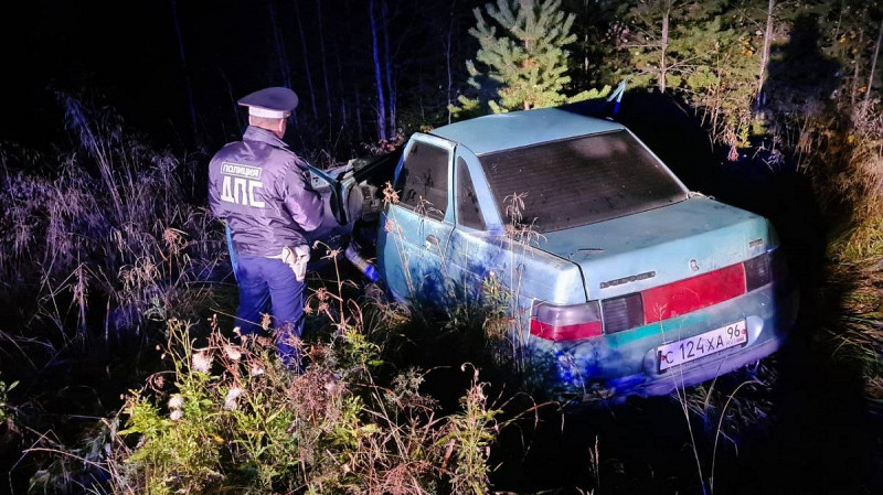 В ДТП под Краснотурьинском погибли водитель и пассажир легковушки