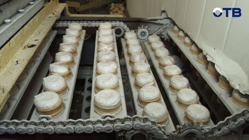 «Вкусное с конвейера»: победители «Верного отличника» попробовали пломбир прямо на производстве