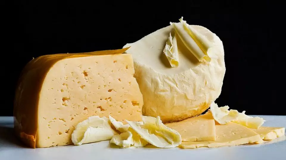 Сыры и масло подорожали в России на 20-40%