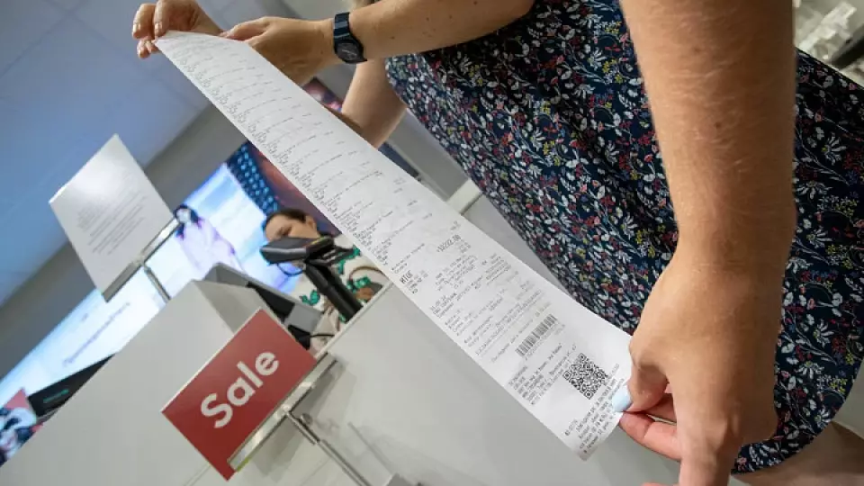 Юрист рекомендует всегда брать чеки на кассе