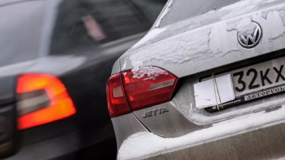 С 14 октября 2024 года водителей будут лишать прав за скрытые номера