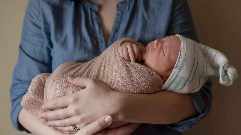 На прошлой неделе в Свердловской области родилось 687 детей, включая 12 пар близнецов