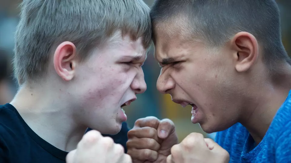 Жители сибирского посёлка встали на защиту семьи мигрантов