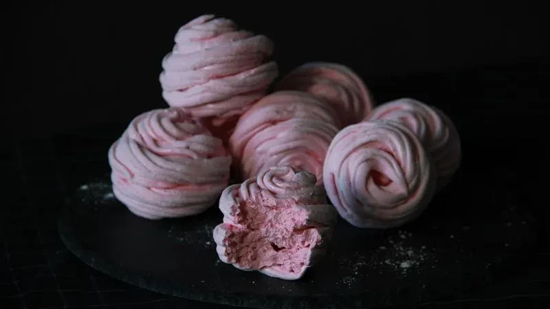 Роспотребнадзор закрыл фабрику за производство опасного зефира