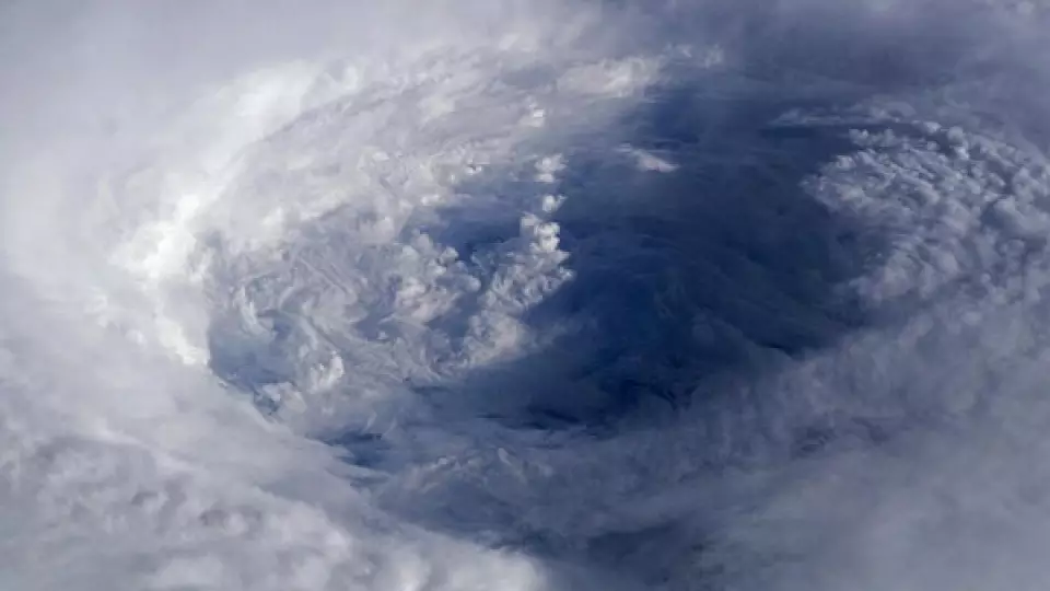 Снег и ветер атакуют Свердловскую область