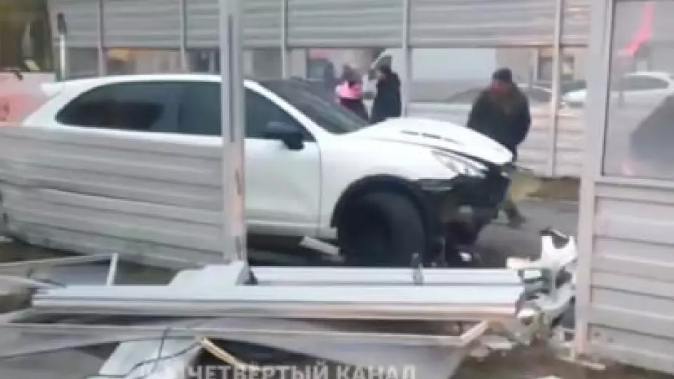 Трамваи встали в Академическом