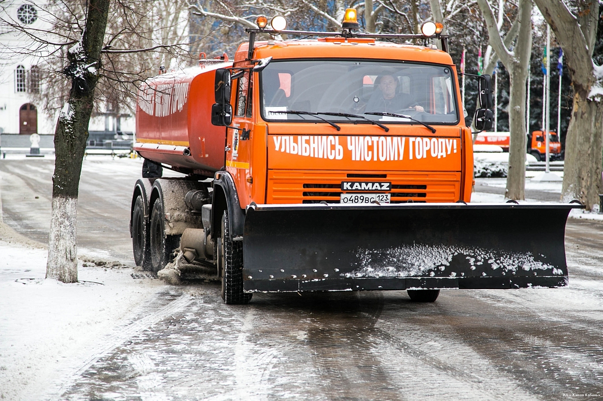 Мэр Екатеринбурга требует чистоты улиц к понедельнику