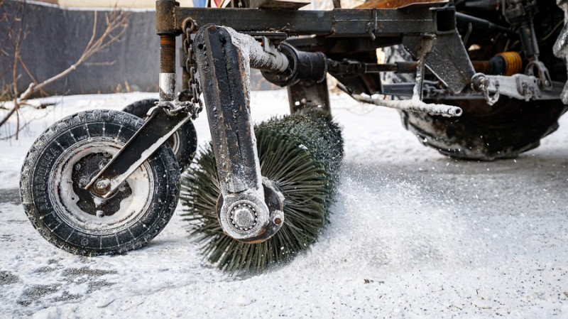 Коммунальщики Екатеринбурга вывезли 6440 тонн снега за выходные