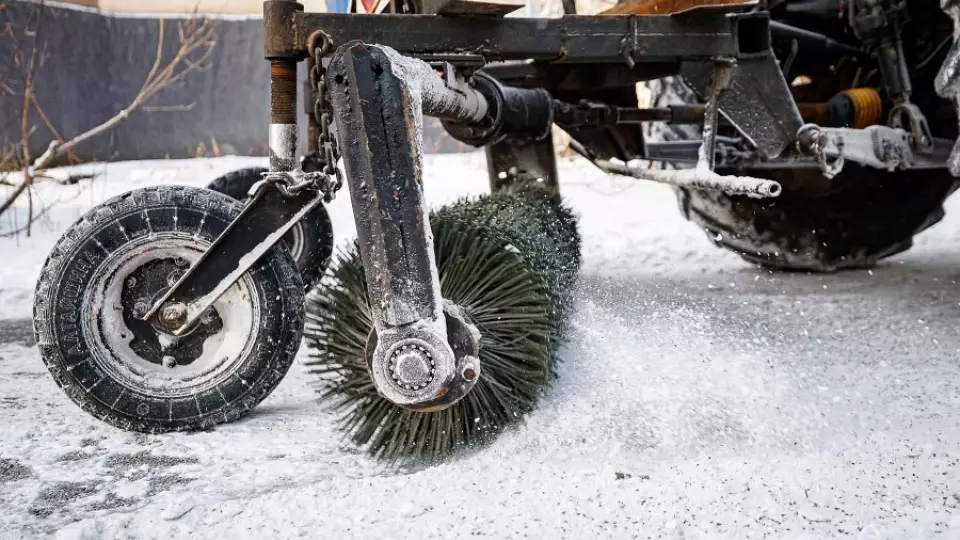 Коммунальщики Екатеринбурга вывезли 6440 тонн снега за выходные