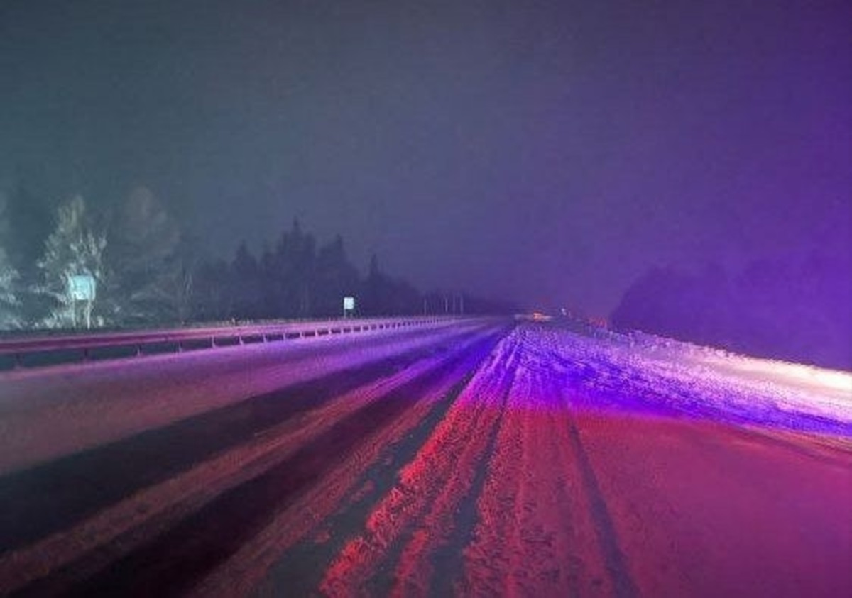 Трассы Свердловской области занесло снегом