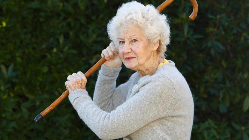 Пенсионерка избила знакомую тростью в Нижегородской области