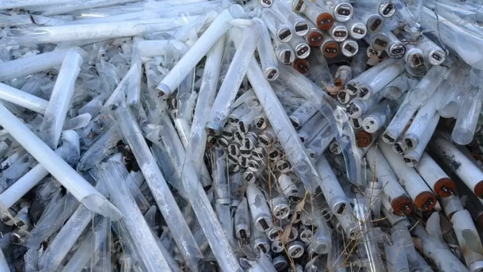 В Омске нашли свалку с ртутными термометрам