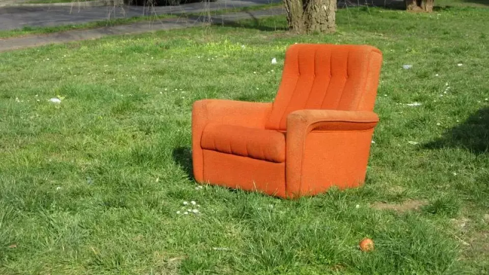 Прорыв канализации в Самаре заткнули креслом