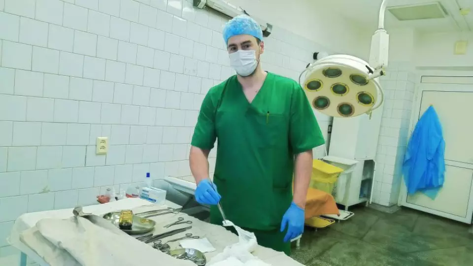 Свердловские хирурги спасли мужчину, проведя 15 операций