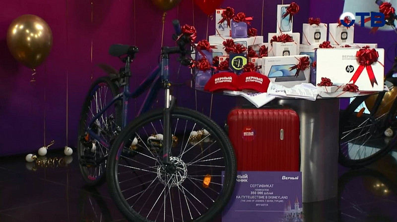 Проект «Верный отличник» подвёл итоги первой четверти и наградил лучших школьников Свердловской области