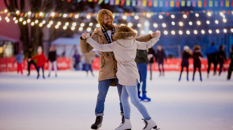 Каток на площади 1905 года начнут заливать в начале декабря