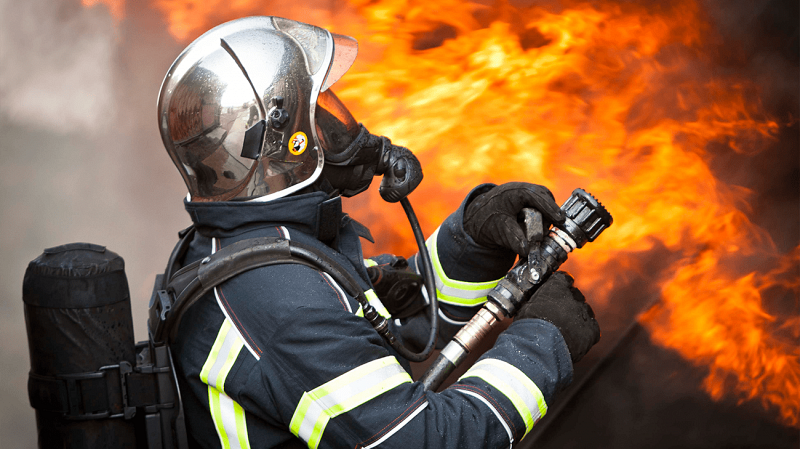 Свердловские спасатели потушили больше 20 пожаров за сутки