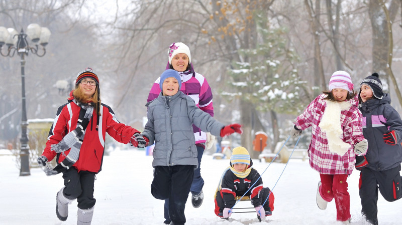 Травматолог рассказал, как защитить детей от травм зимой