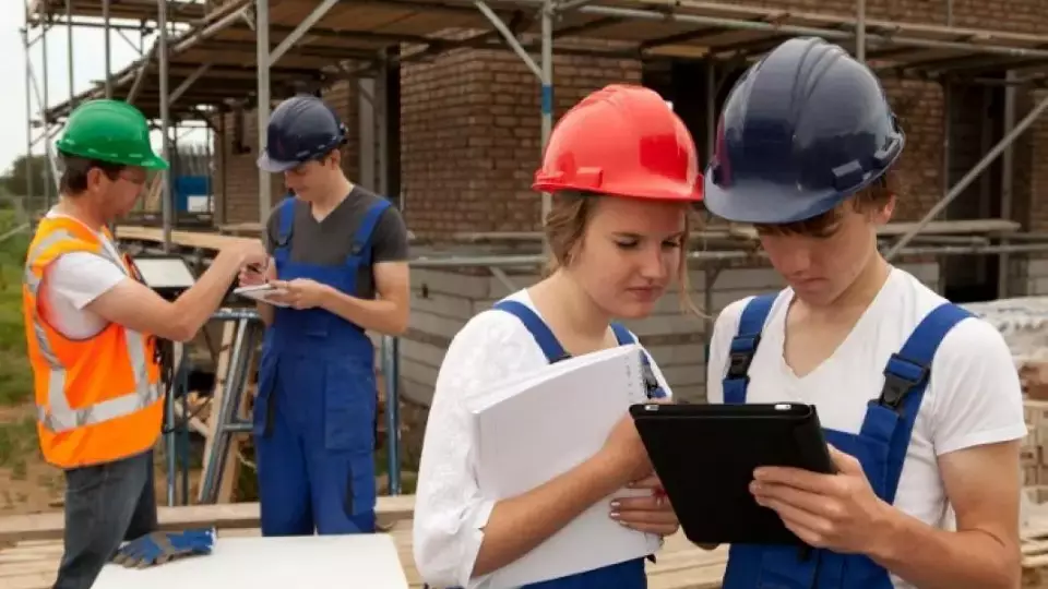 Минпромторг предлагает трудоустроить 16-летних на тяжёлых работах