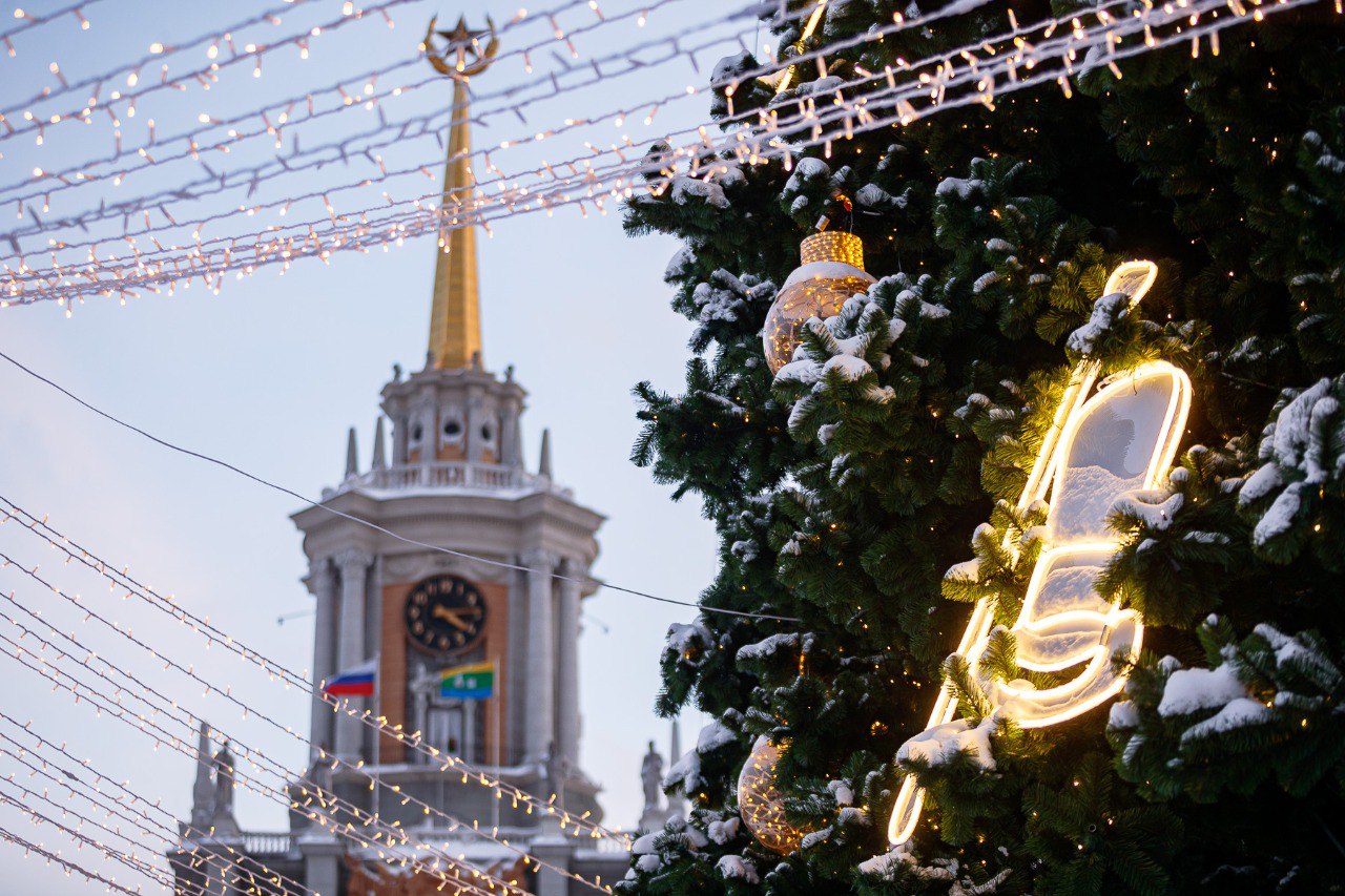 Екатеринбург откроет 150 катков и новогодние площадки в каждом районе