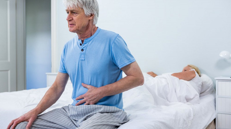 Пенсионер носил в себе 400 камней