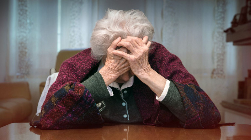 Женщина обманула пожилую подругу на 300 тысяч рублей