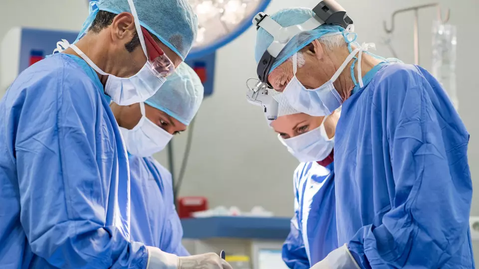 В Рязани мужчина случайно сам себе отрезал стопу