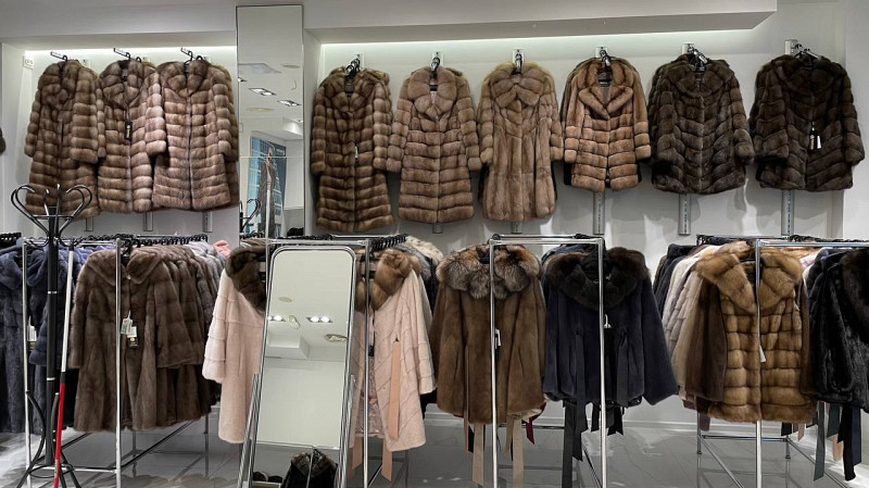 В Екатеринбурге администратор магазина шуб украла из кассы 790 тыс. рублей