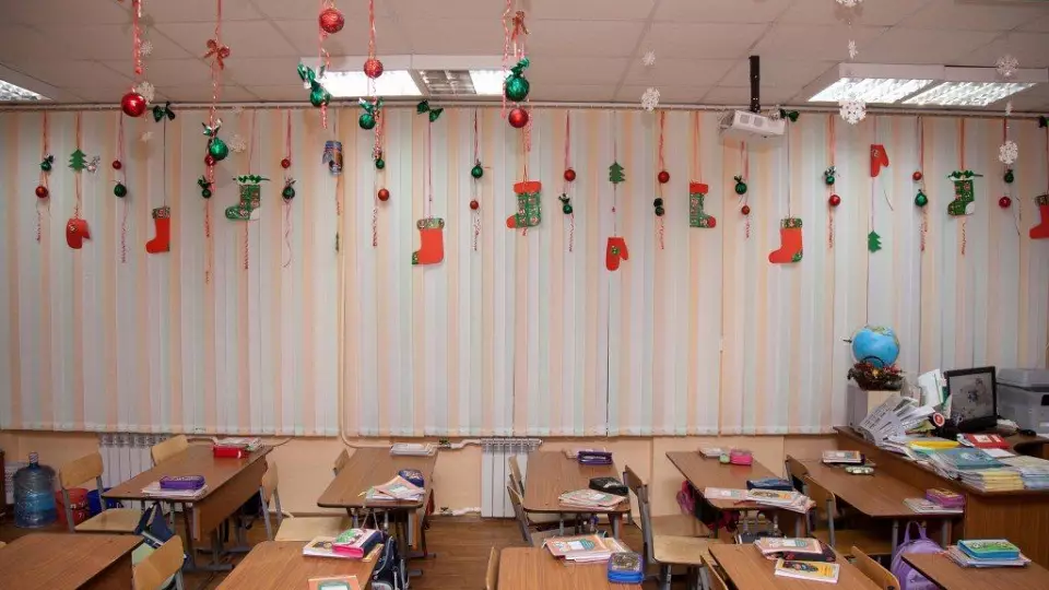 В школах Екатеринбурга вместо звонков зазвучали мелодии Чайковского