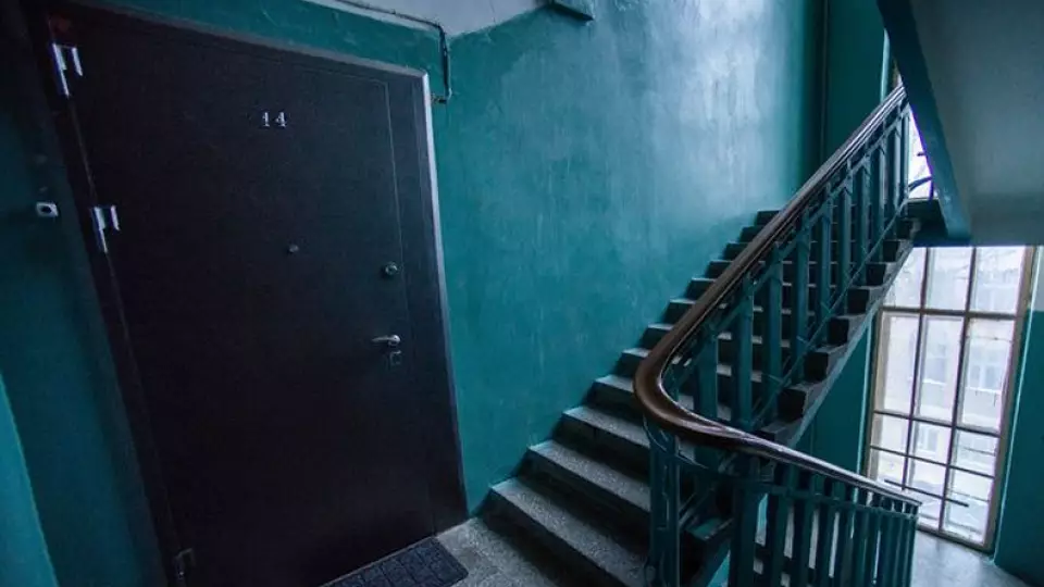 Инвалид из Ноябрьска выиграл суд на 250 тыс. за падение в подъезде