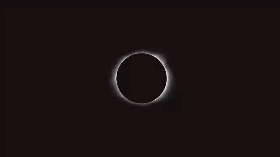 «Чёрная» Луна украсит небо Урала в новогоднюю ночь