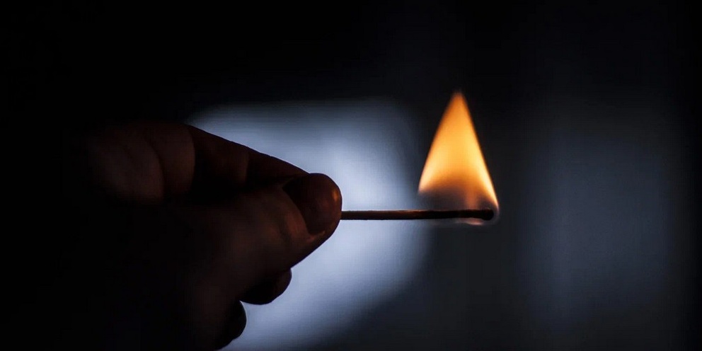 В Брянске внучка спровоцировала пожар, убивший 100-летнюю бабушку