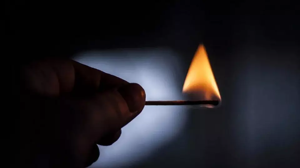 В Брянске внучка спровоцировала пожар, убивший 100-летнюю бабушку