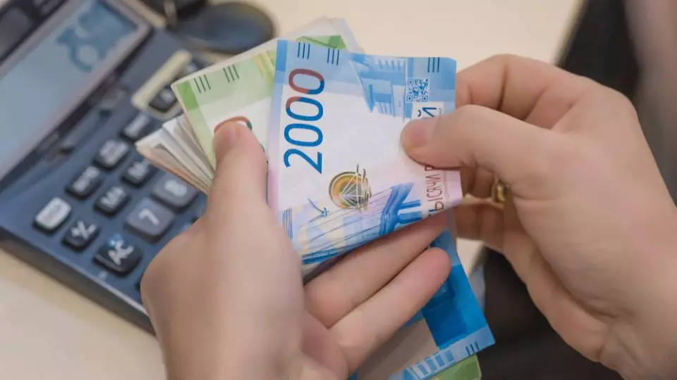 Президент увеличил выплаты до 10 тысяч рублей опекунам детей-инвалидов