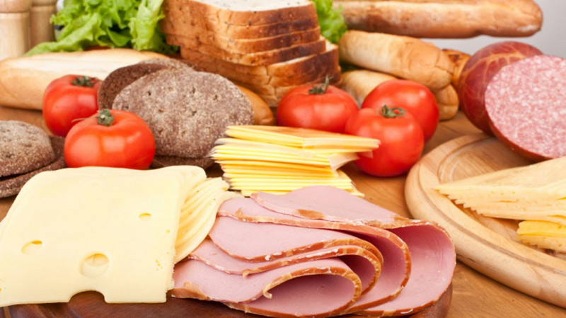 На Урале в 2024 году каждая восьмая колбаса и масло не соответствовали стандартам качества