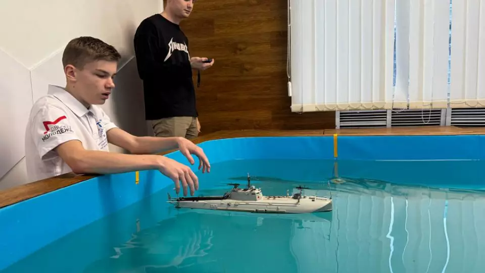 В Екатеринбурге прошли соревнования по судомодельному спорту среди школьников