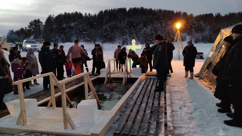 Более 26 тысяч жителей Свердловской области окунулись в крещенские купели