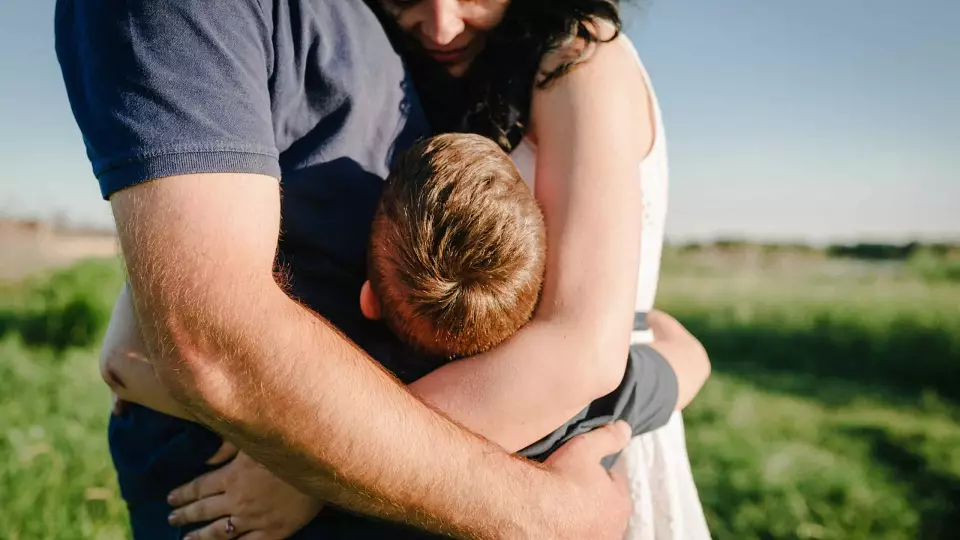 Психолог рассказала, как правильно проявлять любовь к детям