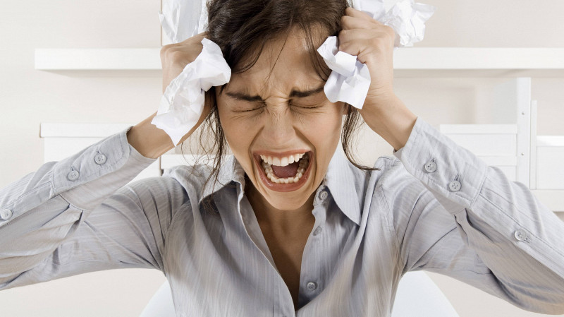 Психотерапевт подтвердил, что уведомления в мессенджерах приводят к хроническому стрессу