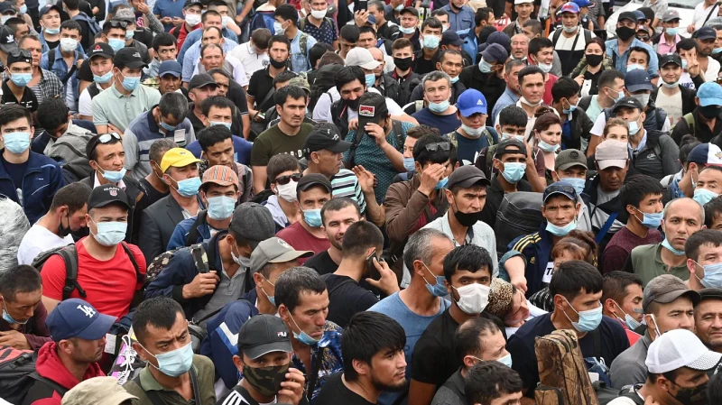 В России начали действовать новые правила для иностранцев без документов