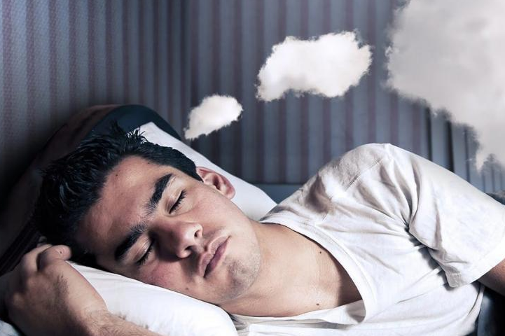 Британского программиста уволили за «вещие сны» о коллеге