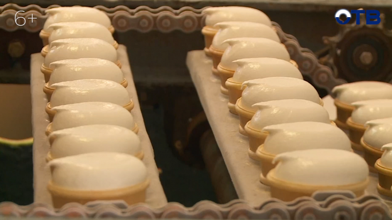 «Верный отличник» наградил лучший класс Свердловской области познавательной экскурсией на фабрику мороженого