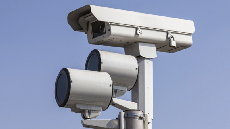 В Екатеринбурге появятся камеры, штрафующие за ремень и телефон за рулем