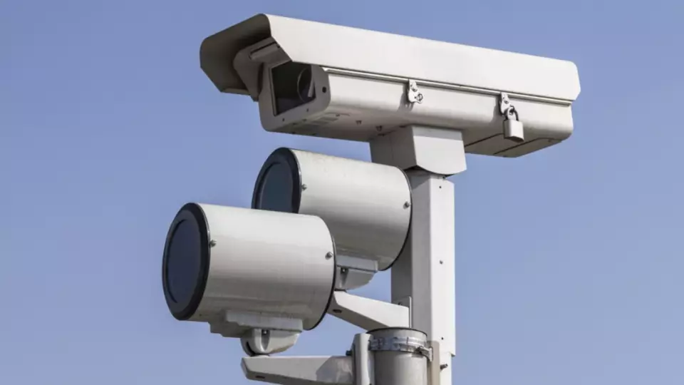 В Екатеринбурге появятся камеры, штрафующие за ремень и телефон за рулем