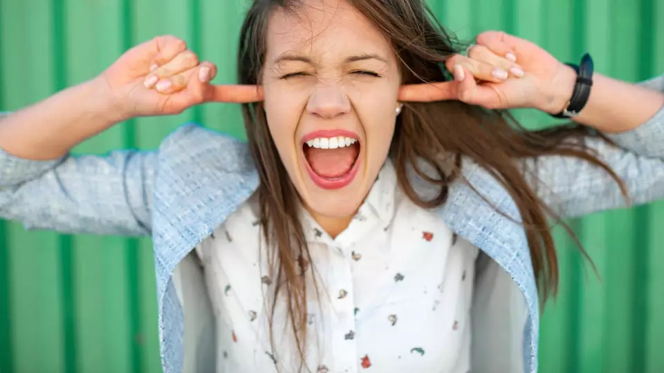 Психиатр Дмитрий Карелин рассказал, как избавиться от навязчивых мелодий